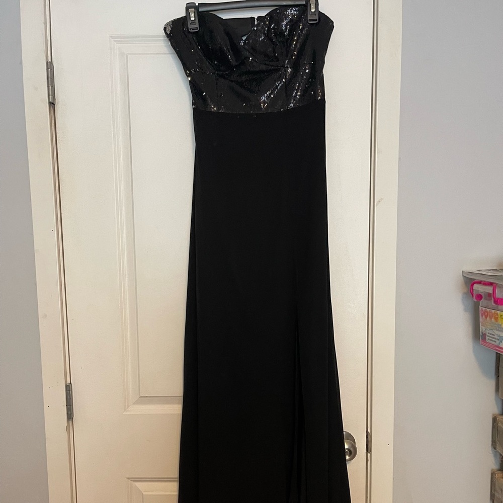 Lipsy size 6 beautiful black open back gown in excellent condition.